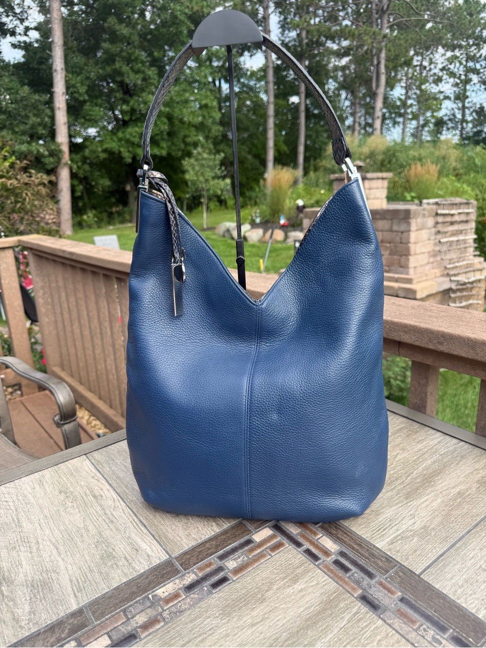 EUC G.I.L.I. (Got It Love It) pebbled leather slouchy hobo Blue bag